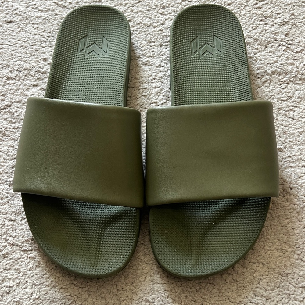 Malvados Army Green Slides